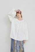 PEARL BUTTON TUCKED BLOUSE/パールボタンタックブラウス