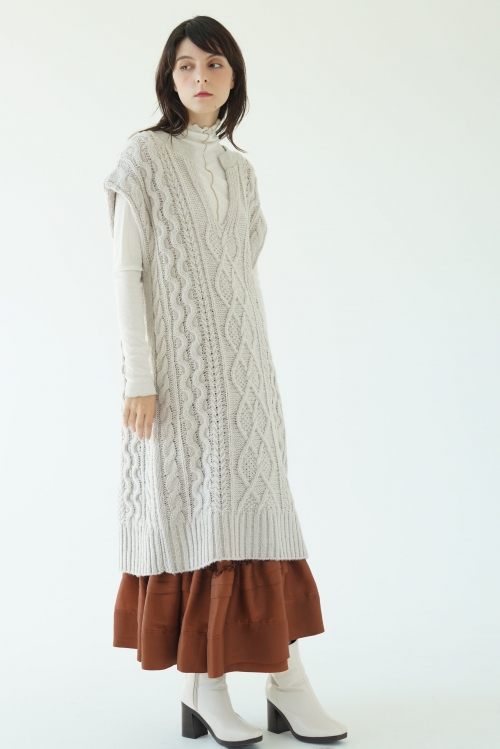 KEY NECK LONG KNITTING VEST/キーネックロングニットベスト