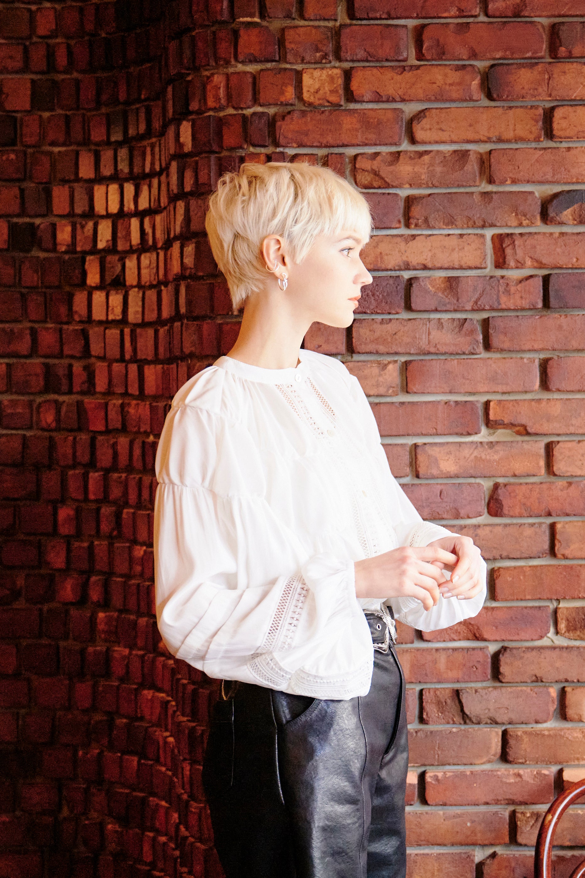 FRONT LACE SHIRRING BLOUSE/フロントレースレースシャーリングブラウス