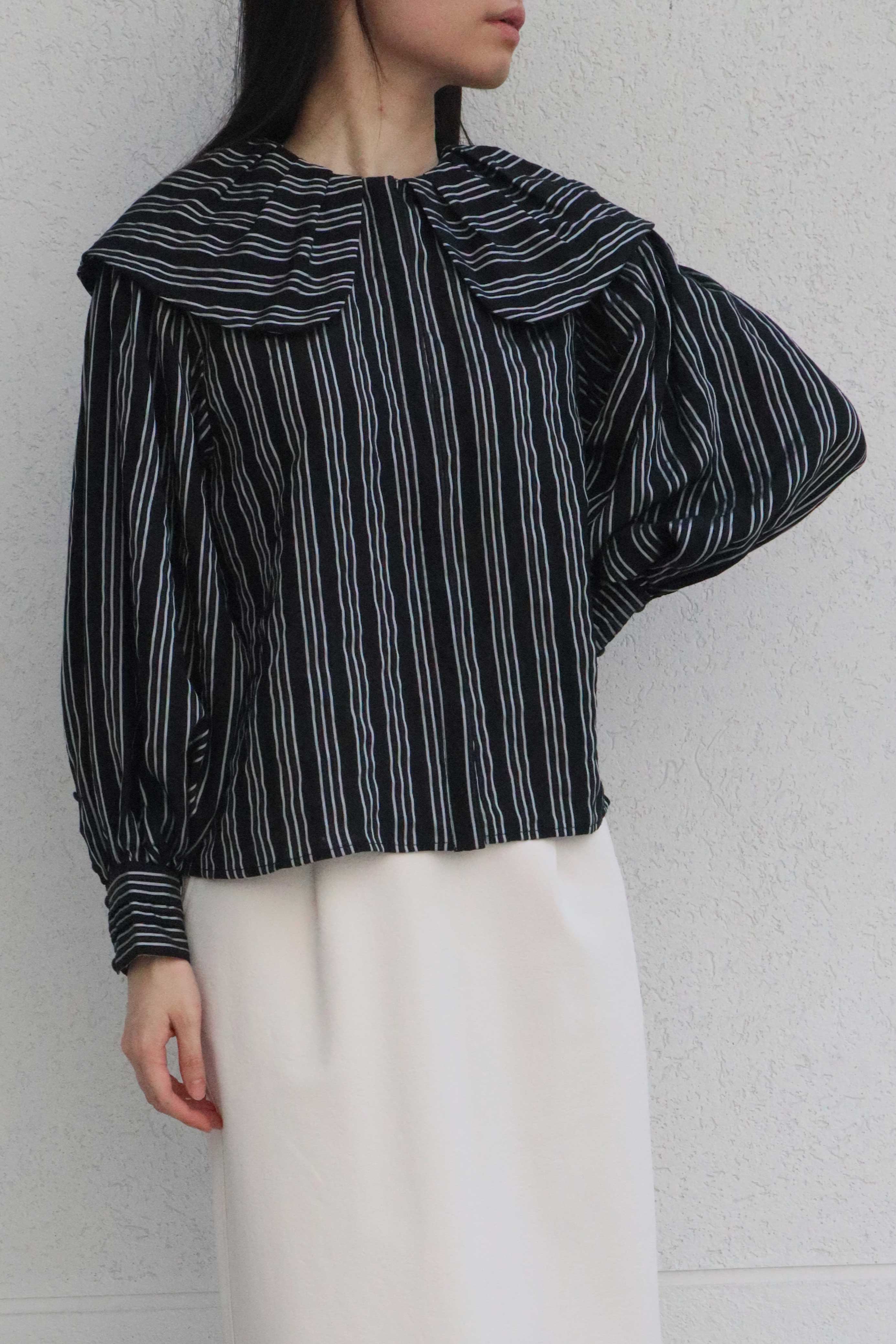 GATHERED COLLAR DESIGN BLOUSE/ギャザー襟デザインブラウス