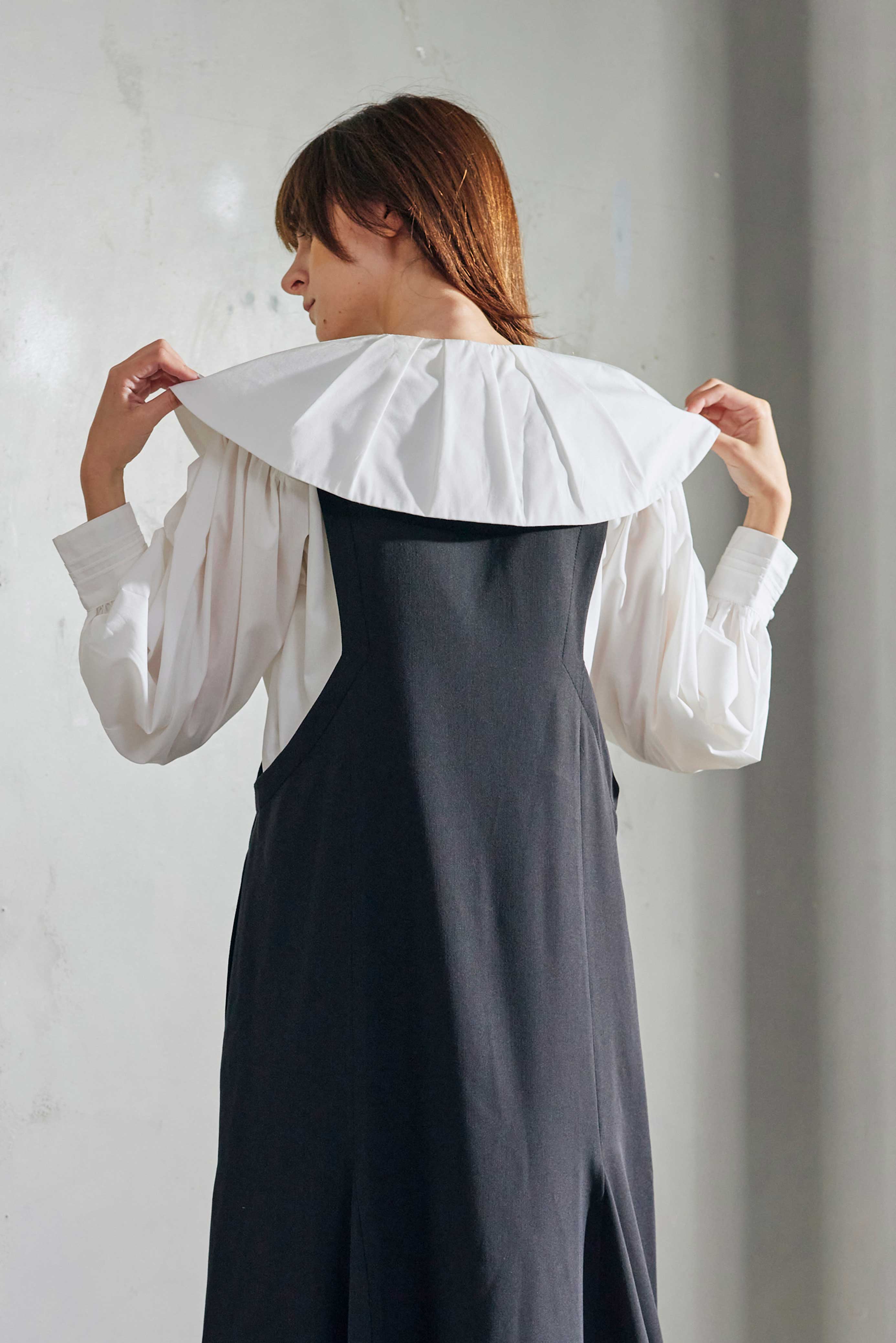 GATHERED COLLAR DESIGN BLOUSE/ギャザー襟デザインブラウス