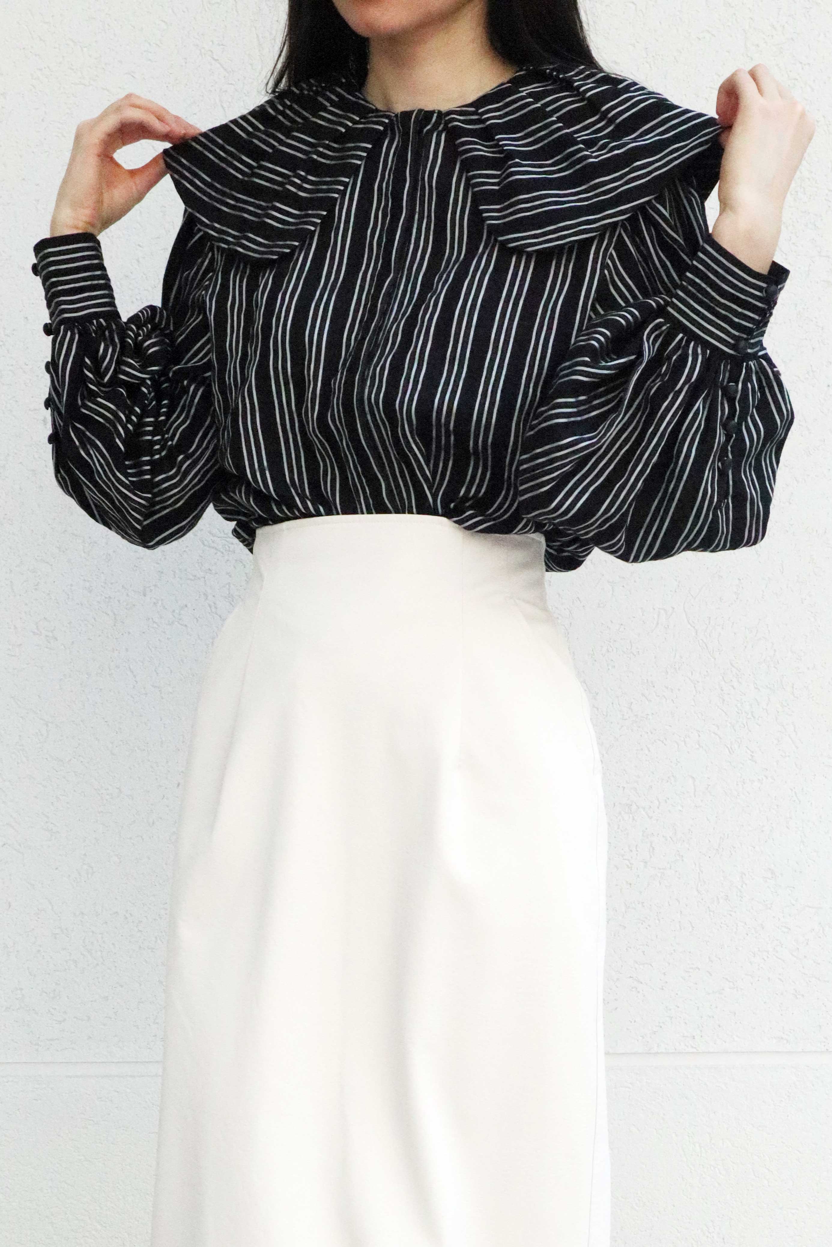 GATHERED COLLAR DESIGN BLOUSE/ギャザー襟デザインブラウス